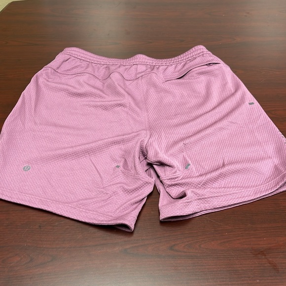 🕳NWOT Lululemon athletica Zipper pockets dressy short - Picture 7 of 9